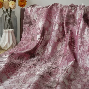 Розово-белая геометрическая жаккардовая ткань, окрашенная пряжей, Мягкая сумка для платья, декоративная ткань для шитья на полметра