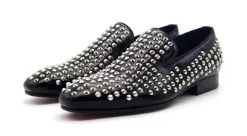 Новые мужские повседневные туфли без застежек из натуральной кожи ручной работы, модные однотонные черные мужские туфли с заклепками, вечерние туфли