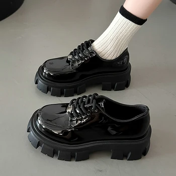 Женские оксфордские туфли из лакированной кожи на платформе, осенние повседневные туфли на плоской подошве со шнуровкой, женские черные туфли на толстой подошве в стиле колледжа 2023