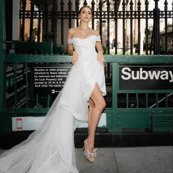 Простые элегантные свадебные мини платья с элегантным шлейфом в горошек, без бретелек, с открытыми плечами, свадебное платье без спинки, сшитое на заказ SWD617