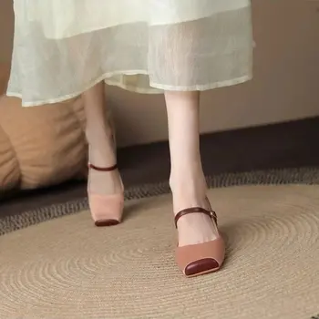 Весной и летом Новые элегантные женские туфли на каблуке в винтажном французском стиле, женские тонкие туфли Mary Jane с пряжкой, пикантные модные осенние